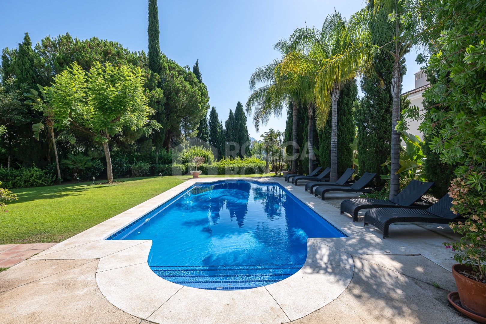 Villa Penati - Andalucian villa with 24h security