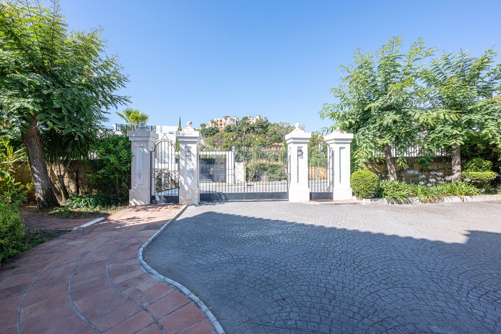 Villa Penati - Andalucian villa with 24h security