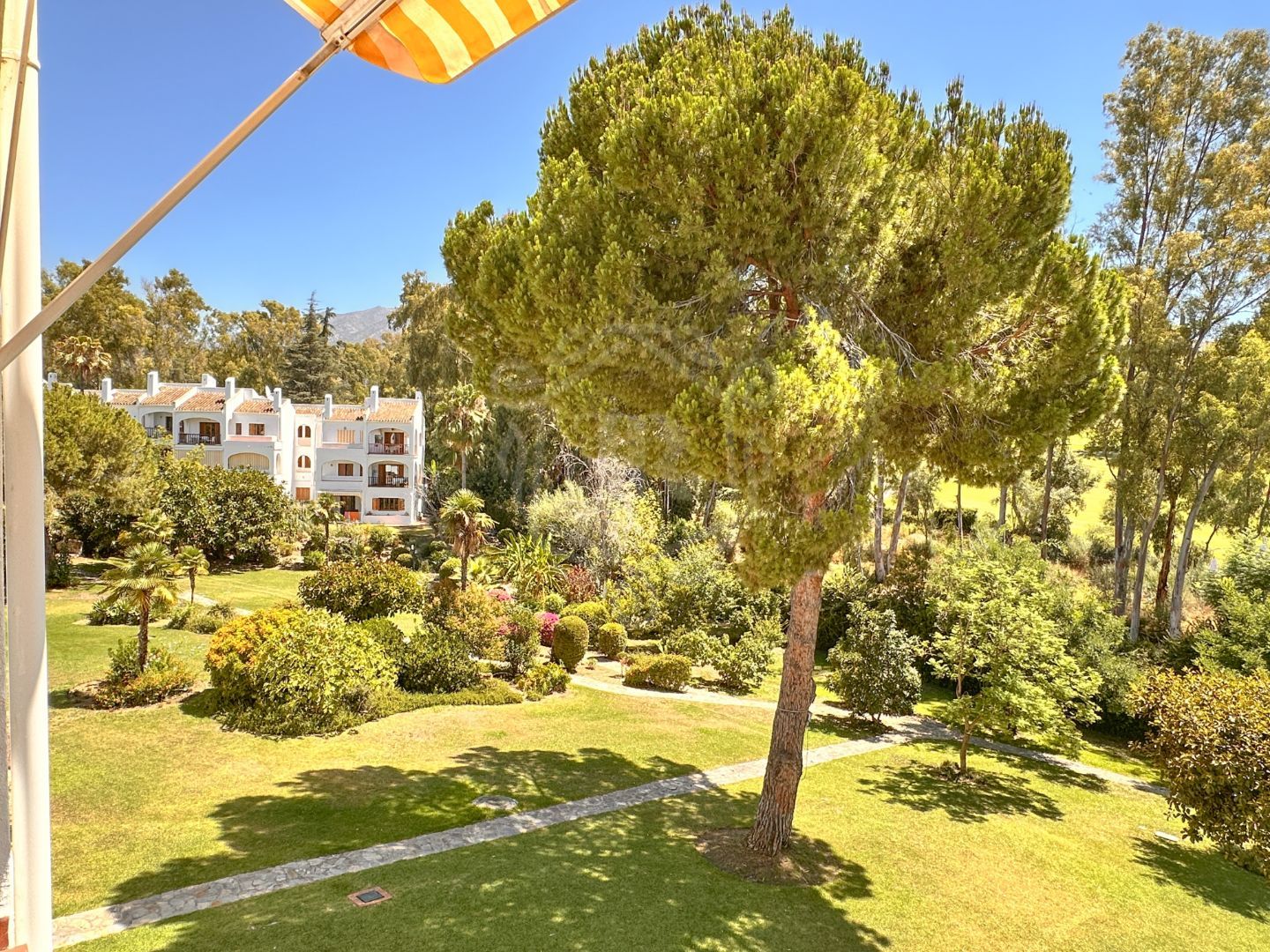 Apartamento en venta en Le Village, Nueva Andalucia