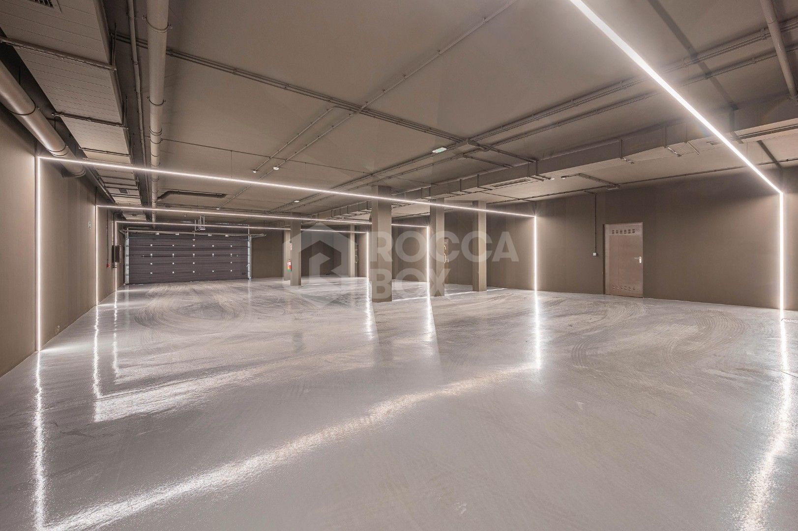 Stunning corner middle floor apartment with panoramic golf & sea views