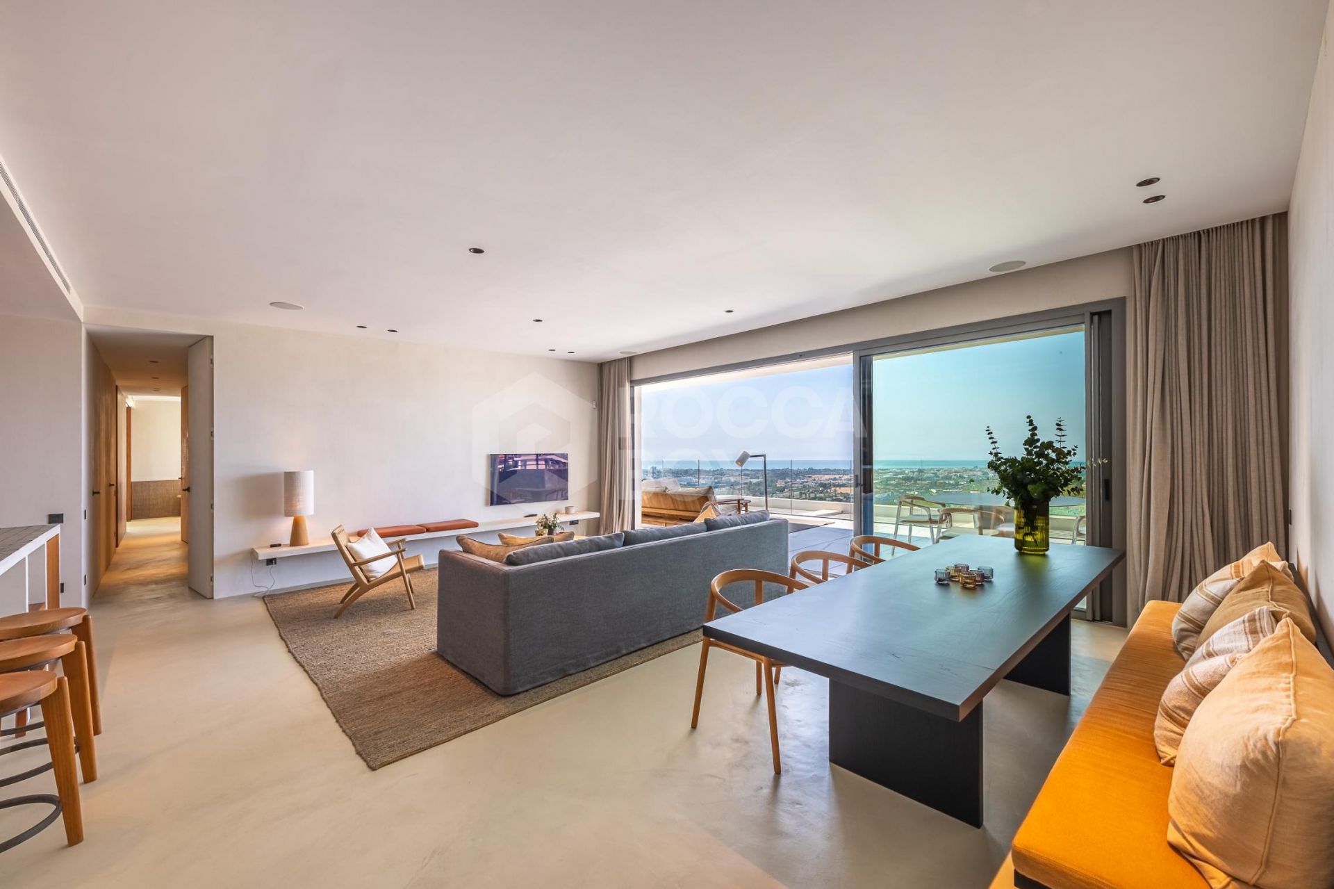 Stunning corner middle floor apartment with panoramic golf & sea views