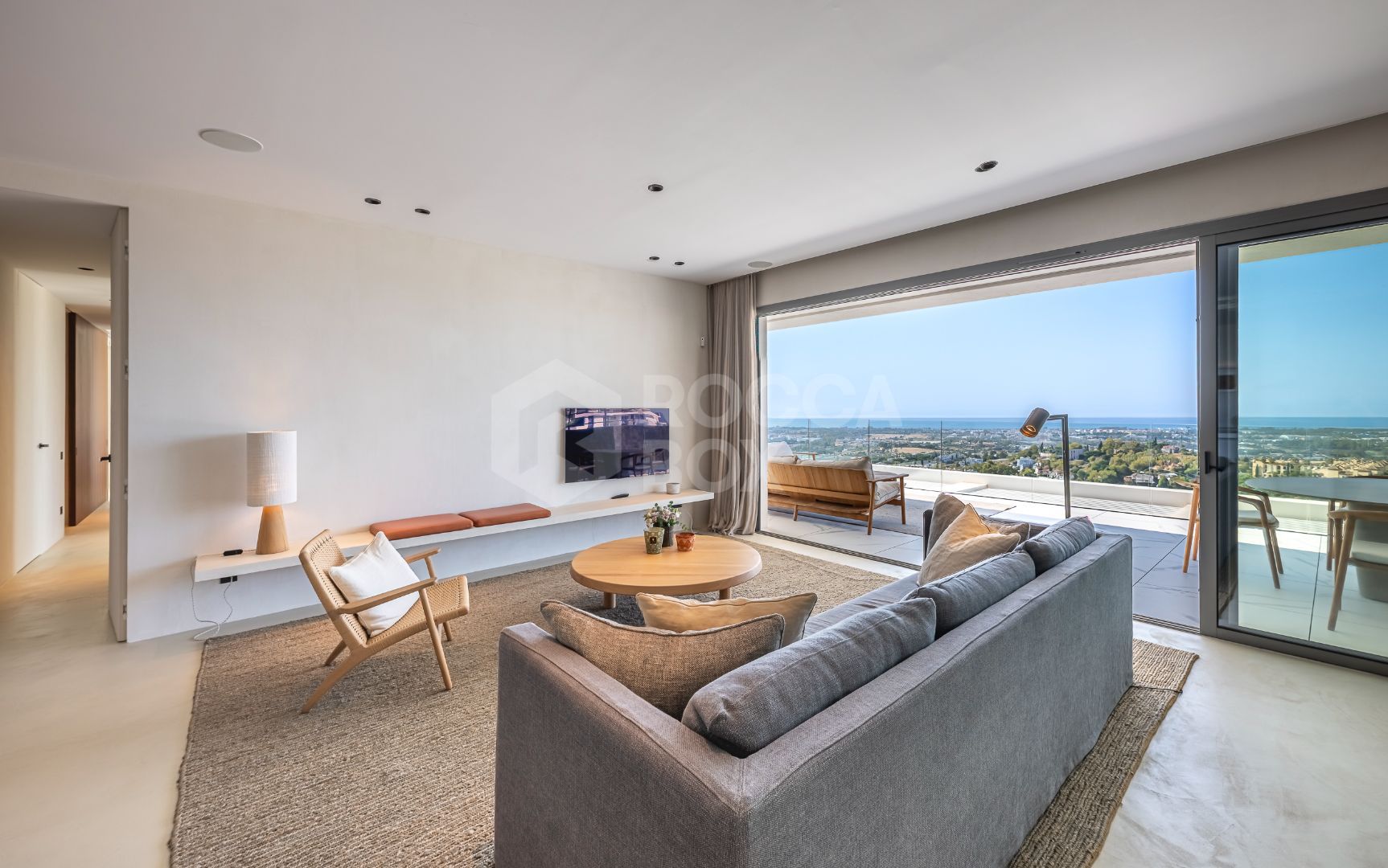 Stunning corner middle floor apartment with panoramic golf & sea views