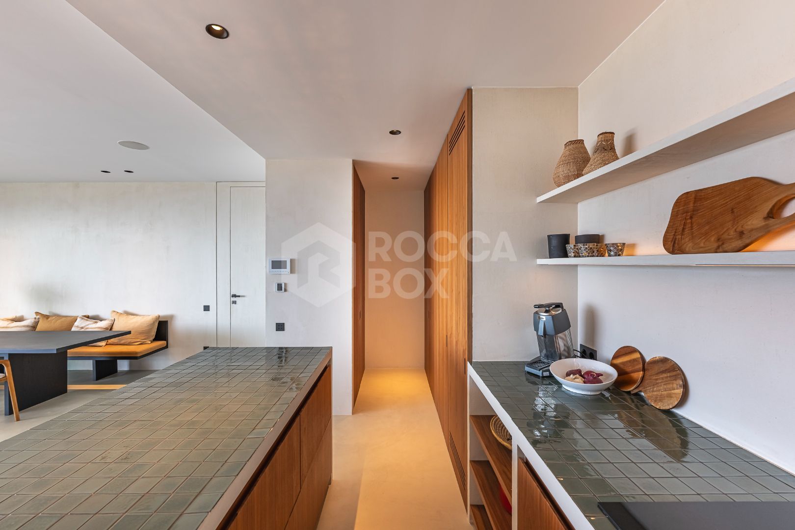 Stunning corner middle floor apartment with panoramic golf & sea views