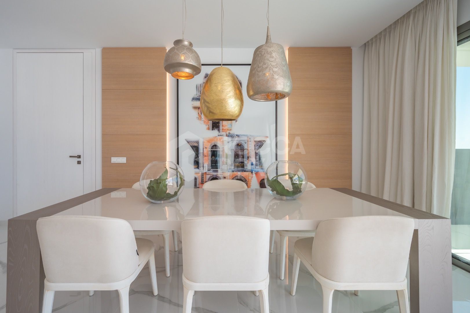 Stunning corner middle floor apartment with panoramic golf & sea views