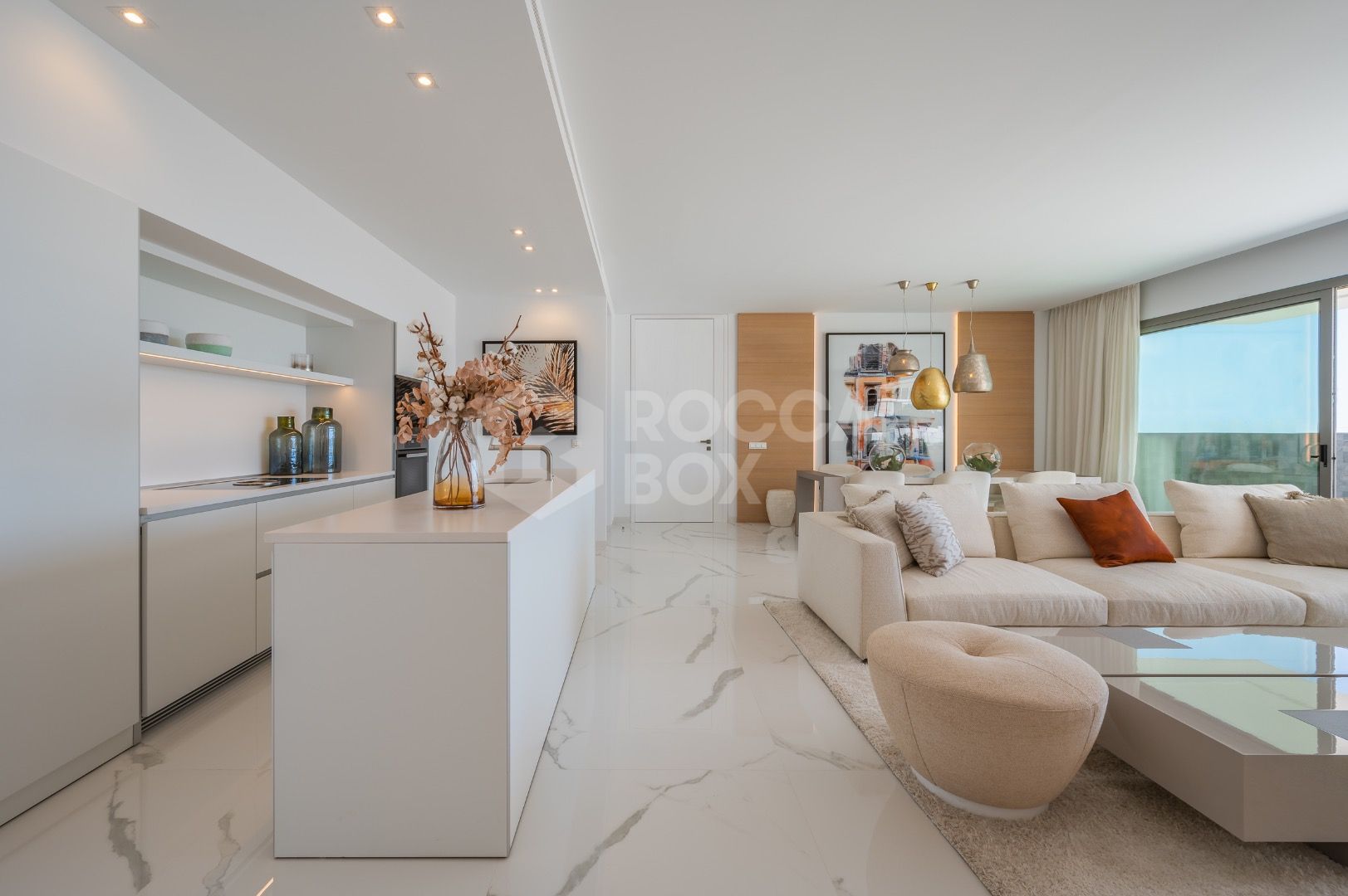 Stunning corner middle floor apartment with panoramic golf & sea views