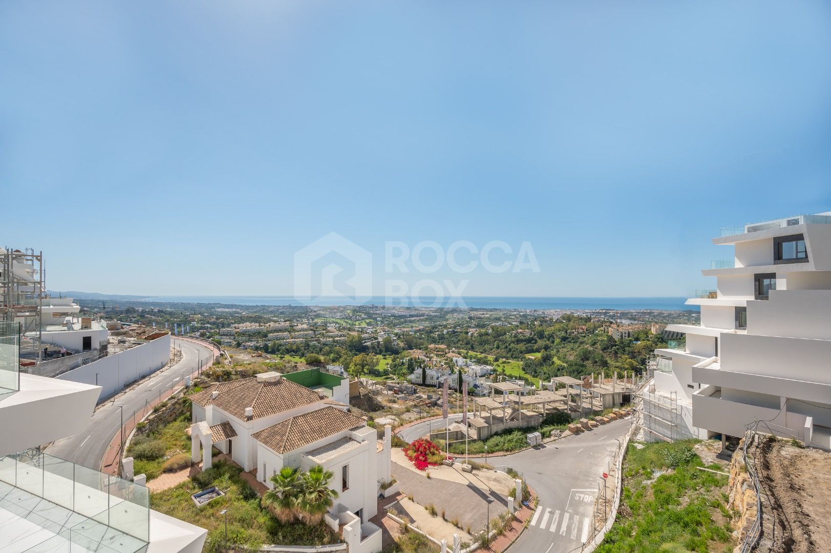 Stunning corner middle floor apartment with panoramic golf & sea views
