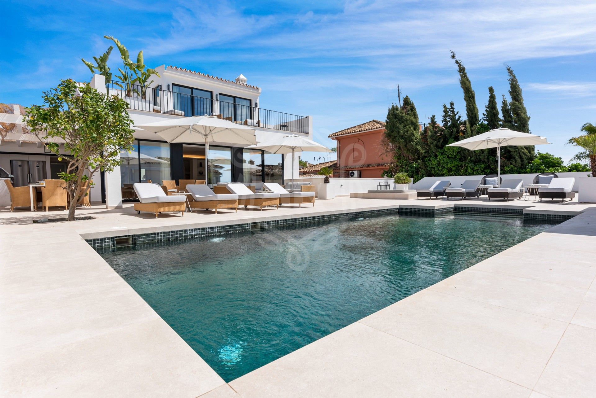 A Luxurious Retreat in Las Chapas