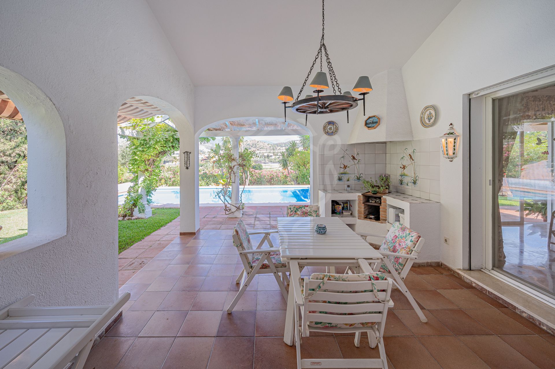 Chalet for sale in Los Naranjos Golf, Nueva Andalucia
