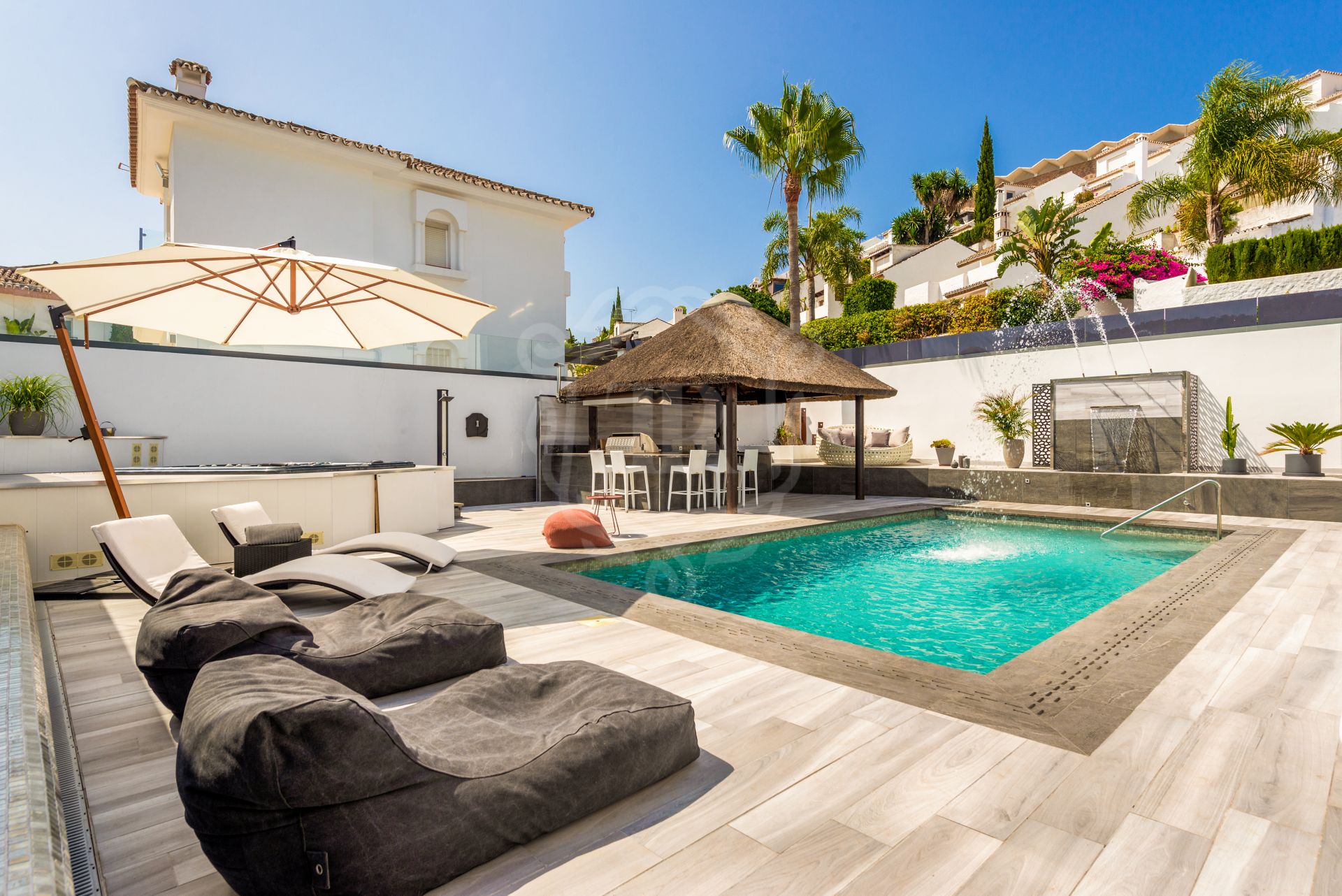 Fantastic villa in Puerto Banus within walking distance to the beach