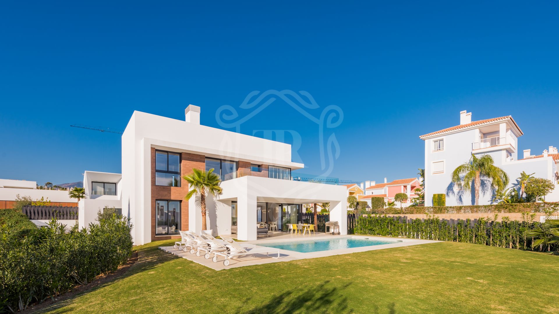 Contemporary holiday villa in El Paraiso, New Golden Mile, Estepona