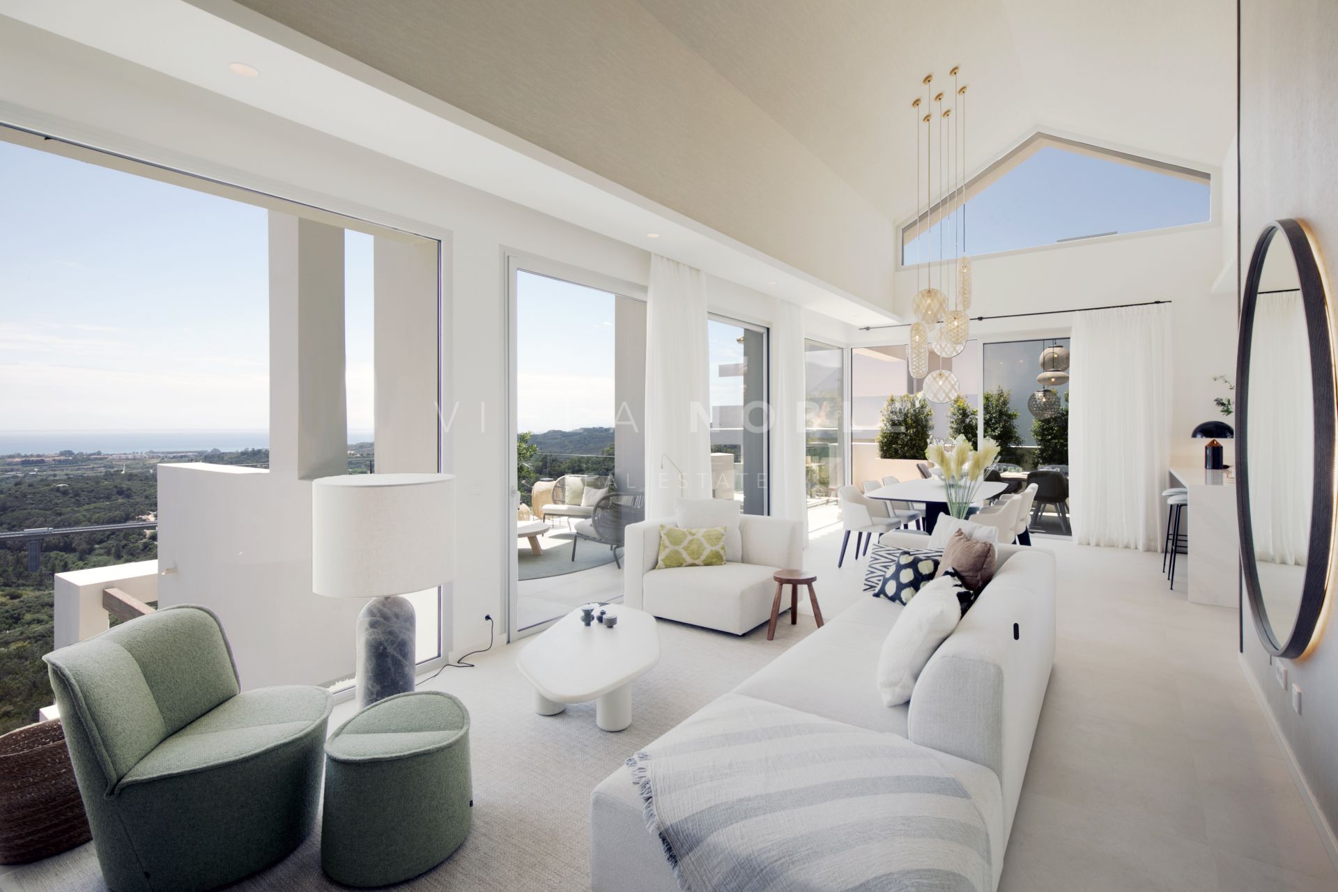 4 bedroom penthouse with panoramic sea and mountain views, Benahavis