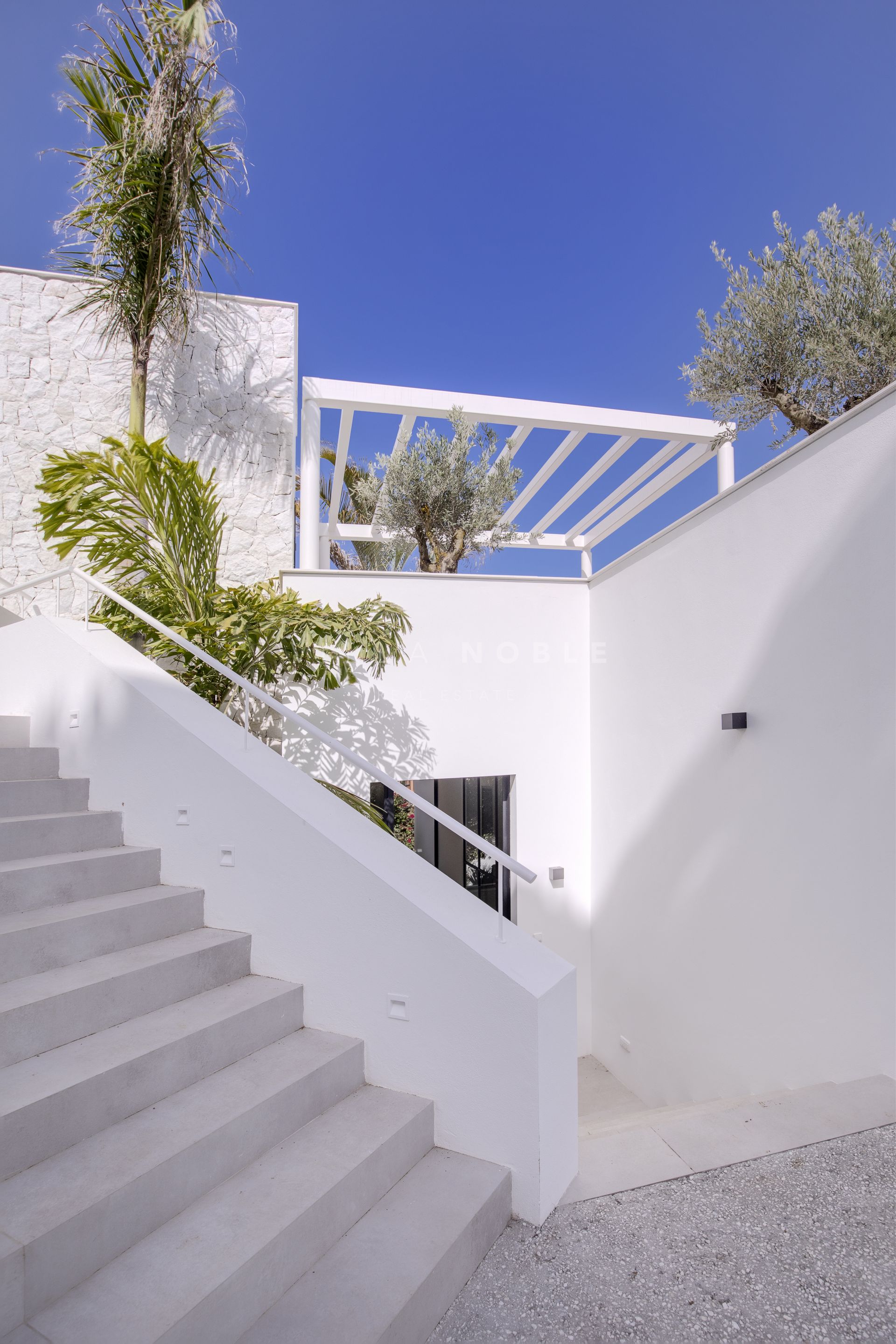 Villa en venta en Rio Real Golf, Marbella Este