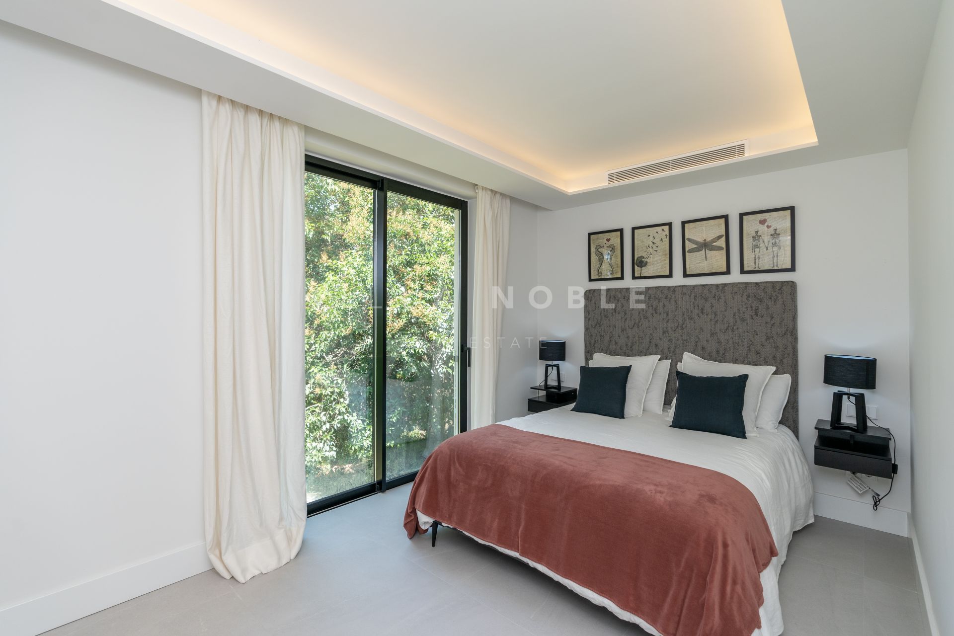 Beautiful 5 bedroom Villa in the golf valley with breathtaking views of La Concha