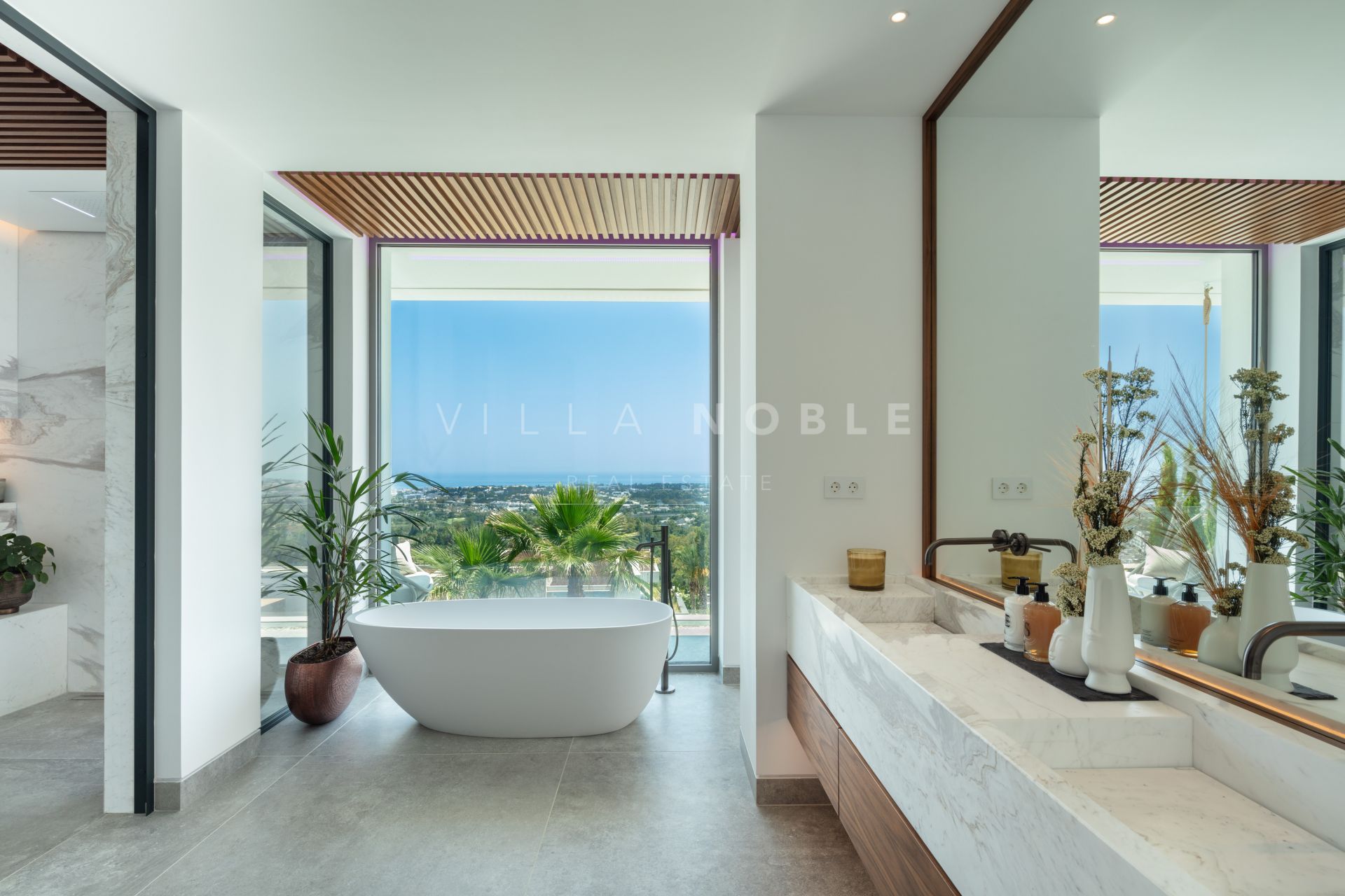 Modern architectural masterpiece situated on the hills of La Quinta, Benahavis
