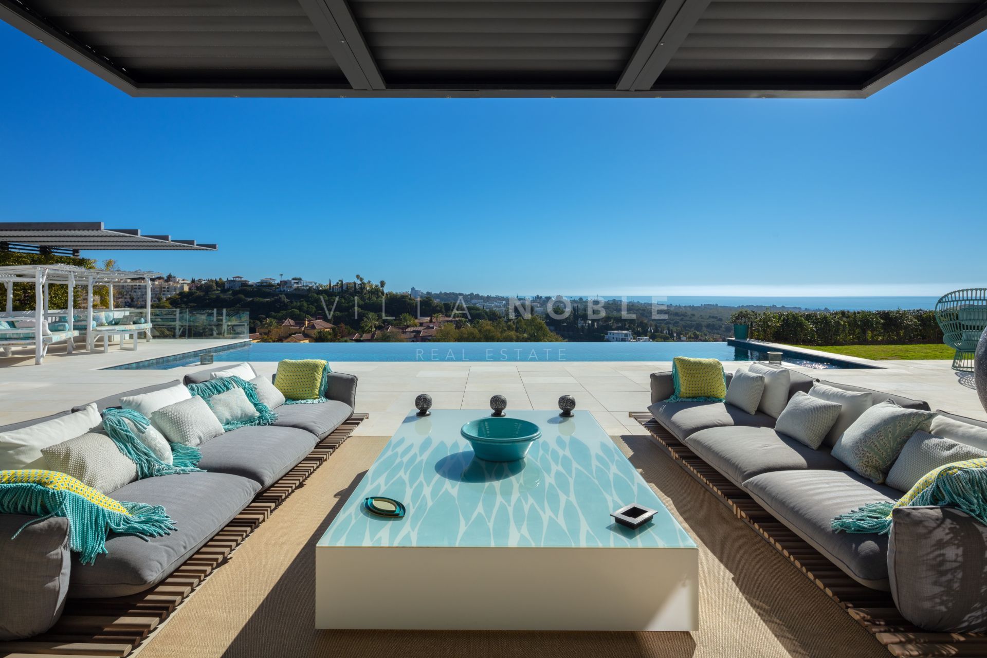 6 Bedrooms Villa with Panoramic Views in Los Flamingos, Marbella