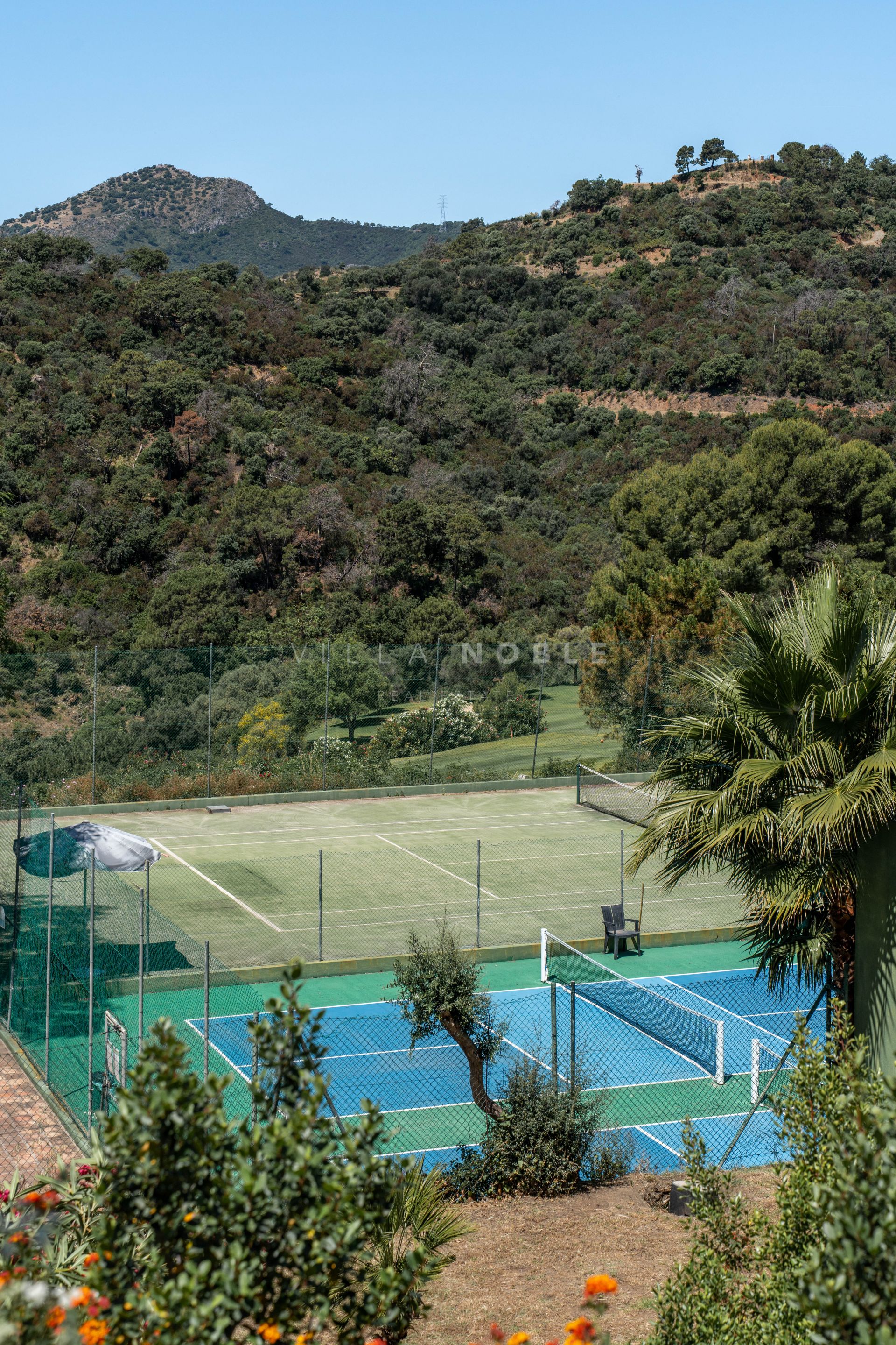 Romantisches und geräumiges Apartment mit andalusischem Charme im Los Arqueros Golf & Country Club