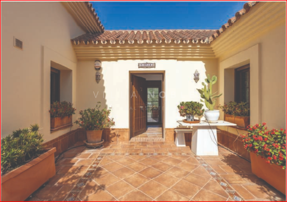 Villa with panoramic sea view located in Monte Mayor, Benhavis