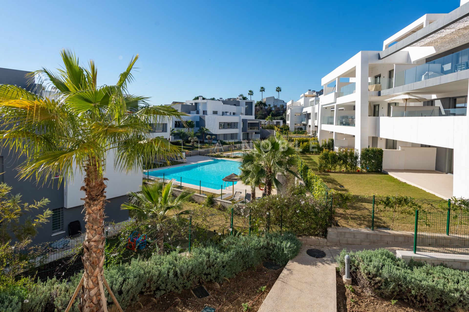 Brand New Modern Apartment with Top Amenities in Selwo Estepona