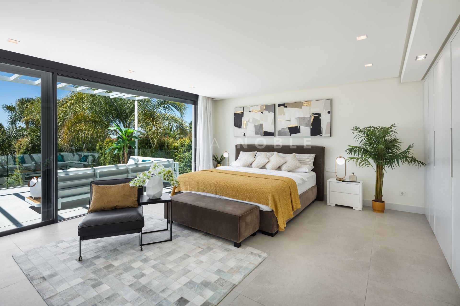 VILLA GALARDONADA CON UNA UBICACIÓN PRIVILEGIADA EN MARBELLA ESTE