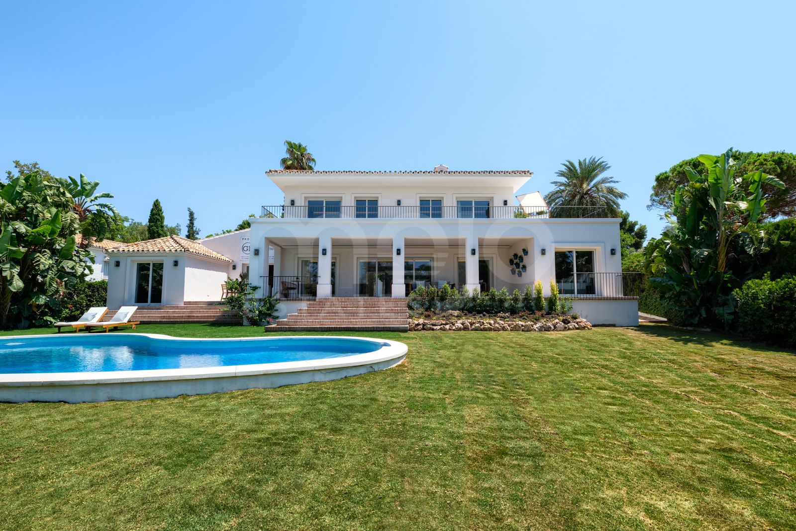 Front line golf villa in Guadalmina Alta