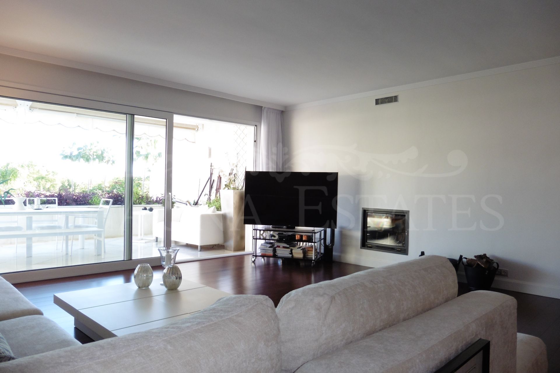Apartamento exclusivo con 4 dormitorios y alta calidad en Nueva Andalucía