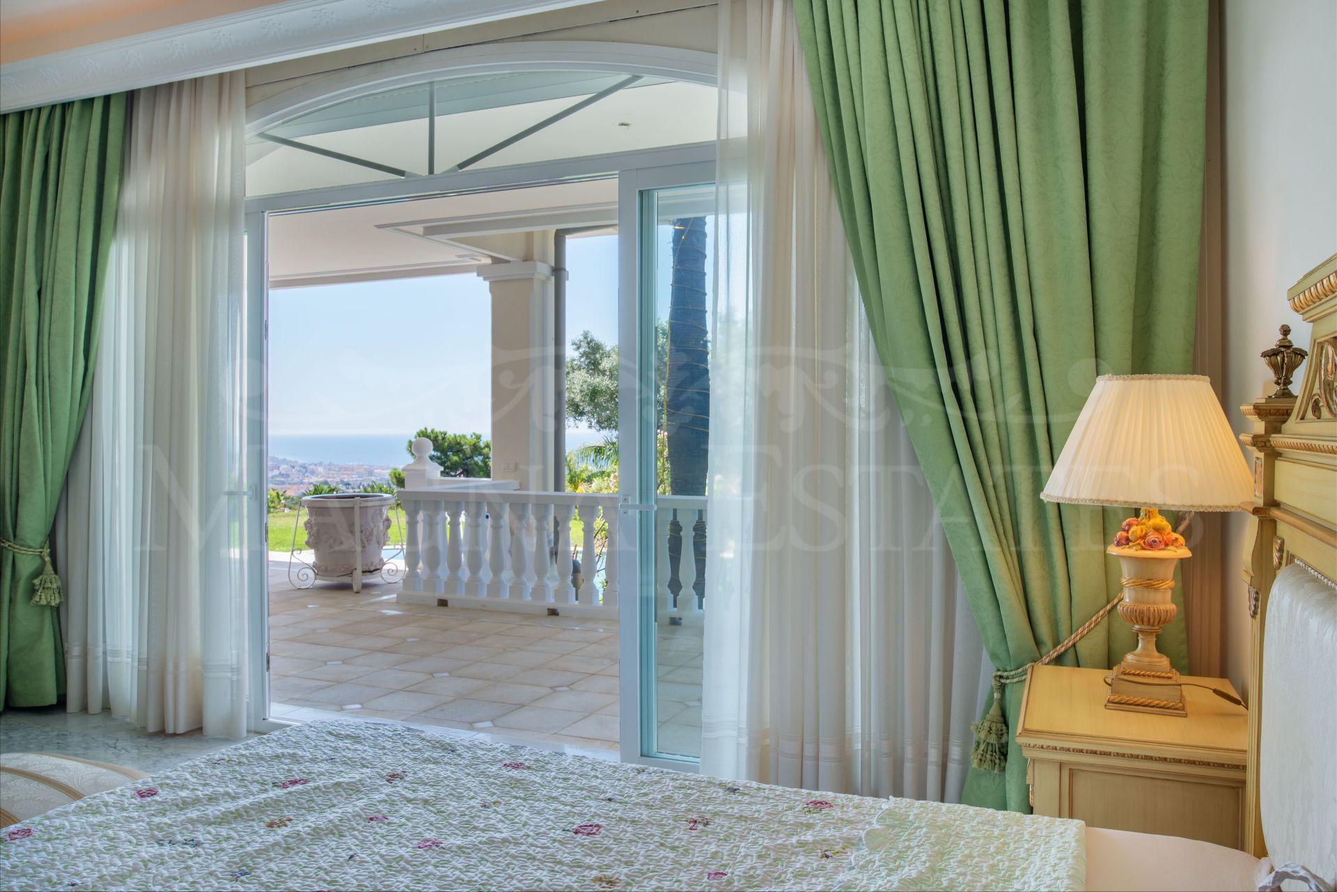 Excepcional oportunidad de inversión en esta villa en Sierra Blanca, Marbella