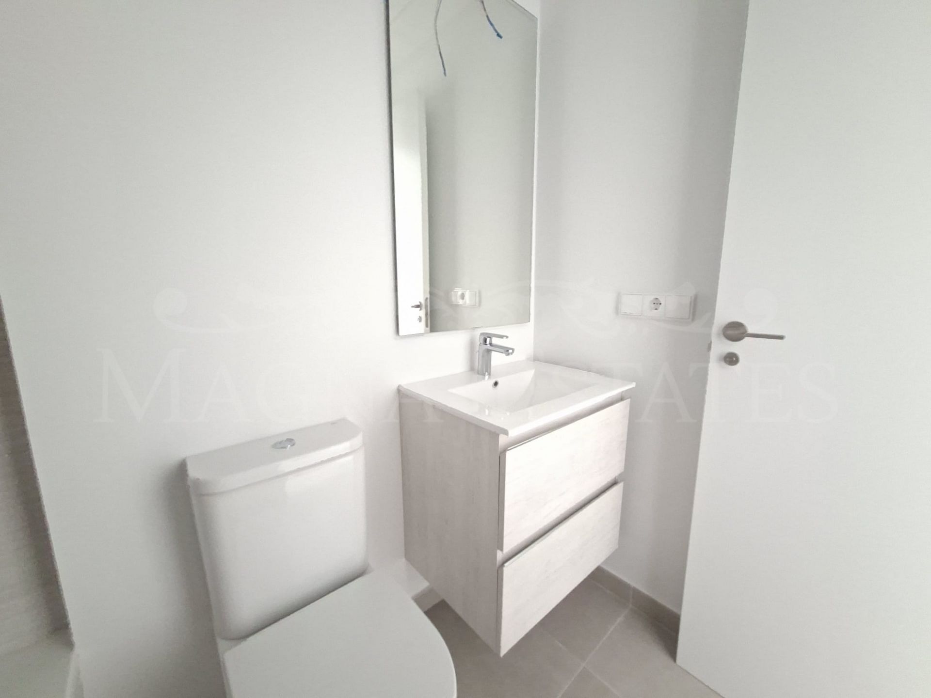 Brand new corner ground floor apartment on the New Golden Mile, Estepona.