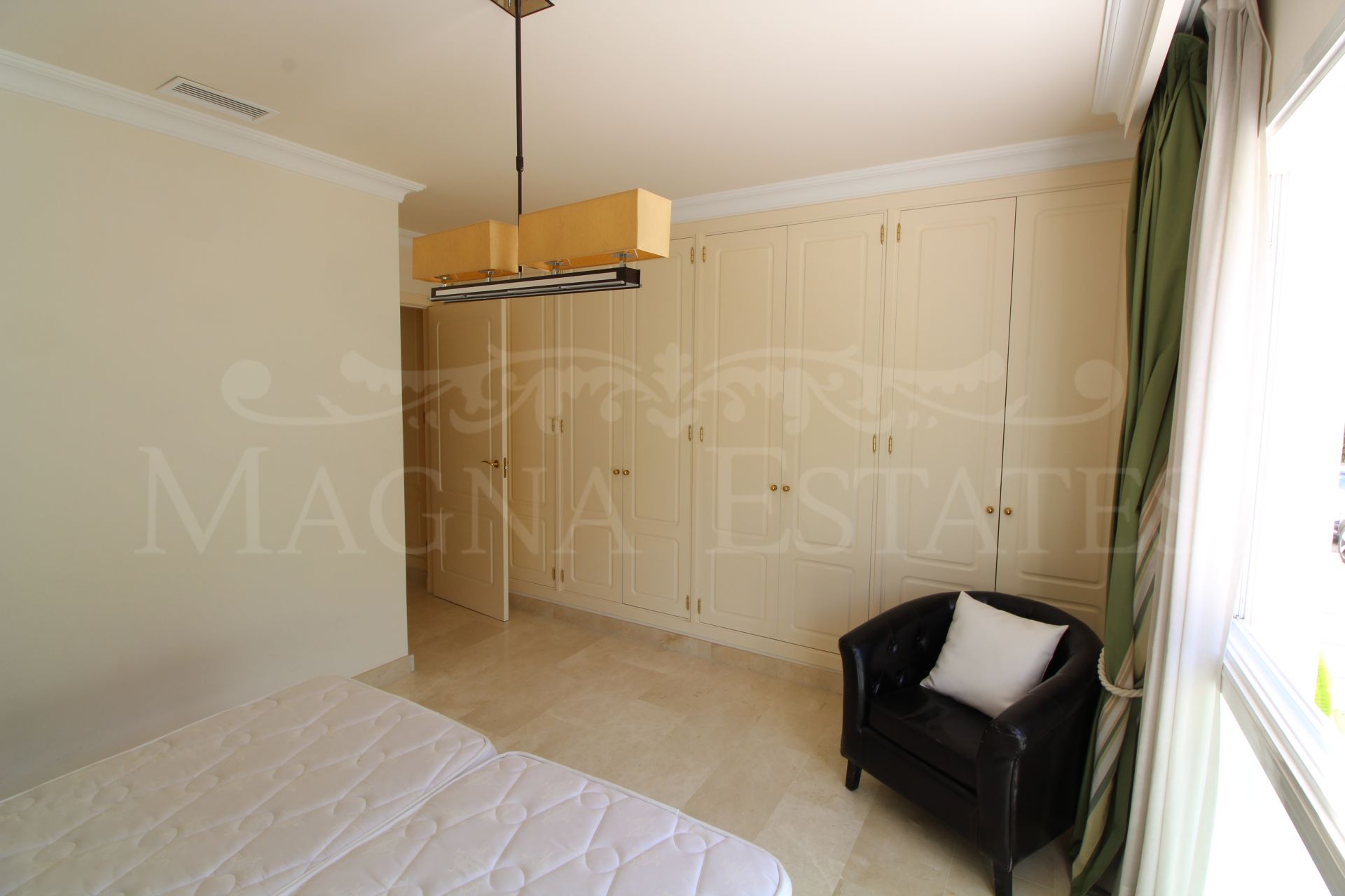 Two bedroom apartment in La Corniche, Nueva Andalucía