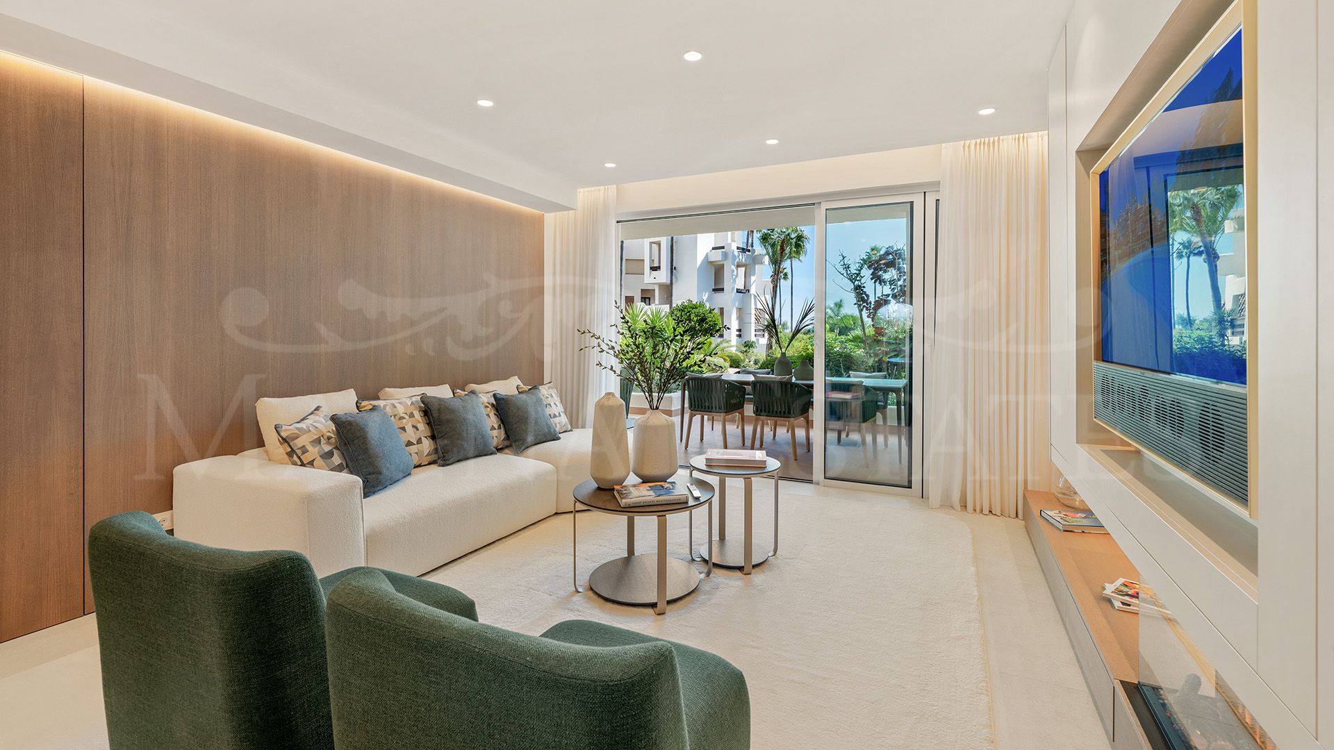 Apartamento planta baja renovado en primera línea de playa en Bahía del Velerín