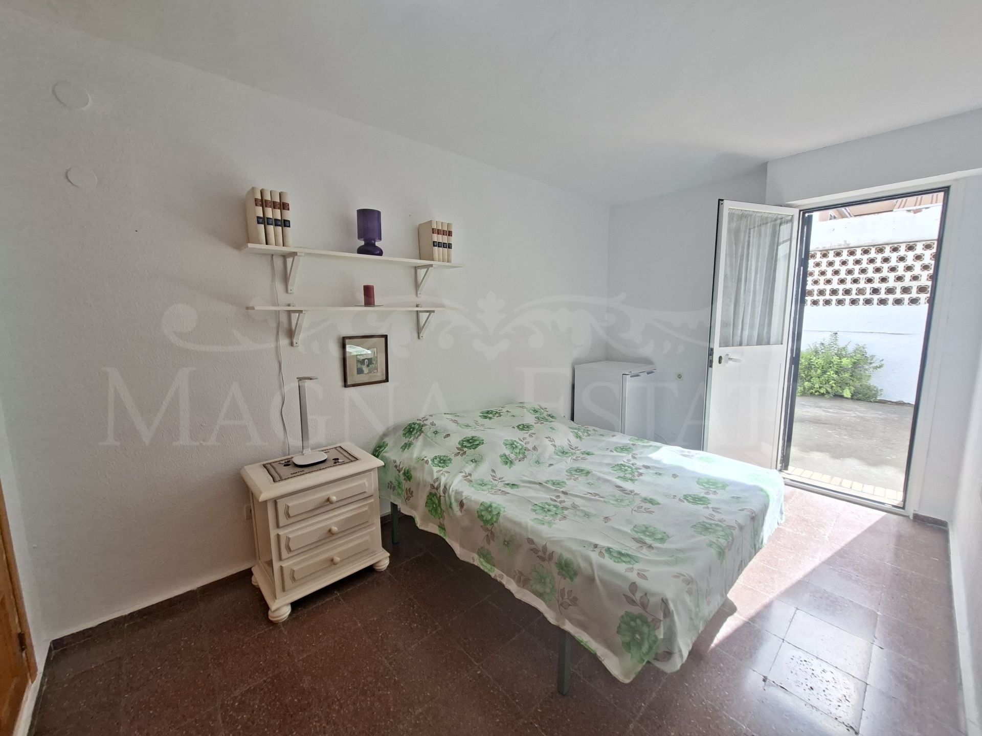Charming 2-Bedroom Bungalow in Prime Walkable Location