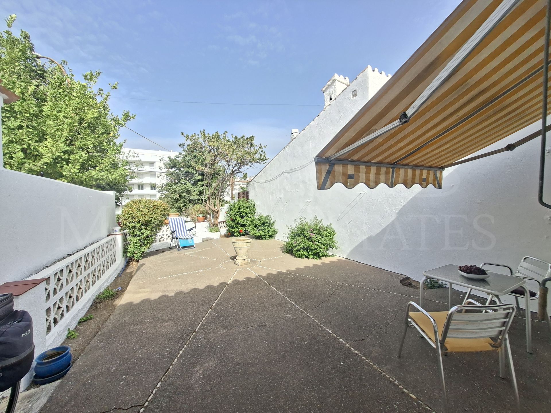 Charming 2-Bedroom Bungalow in Prime Walkable Location