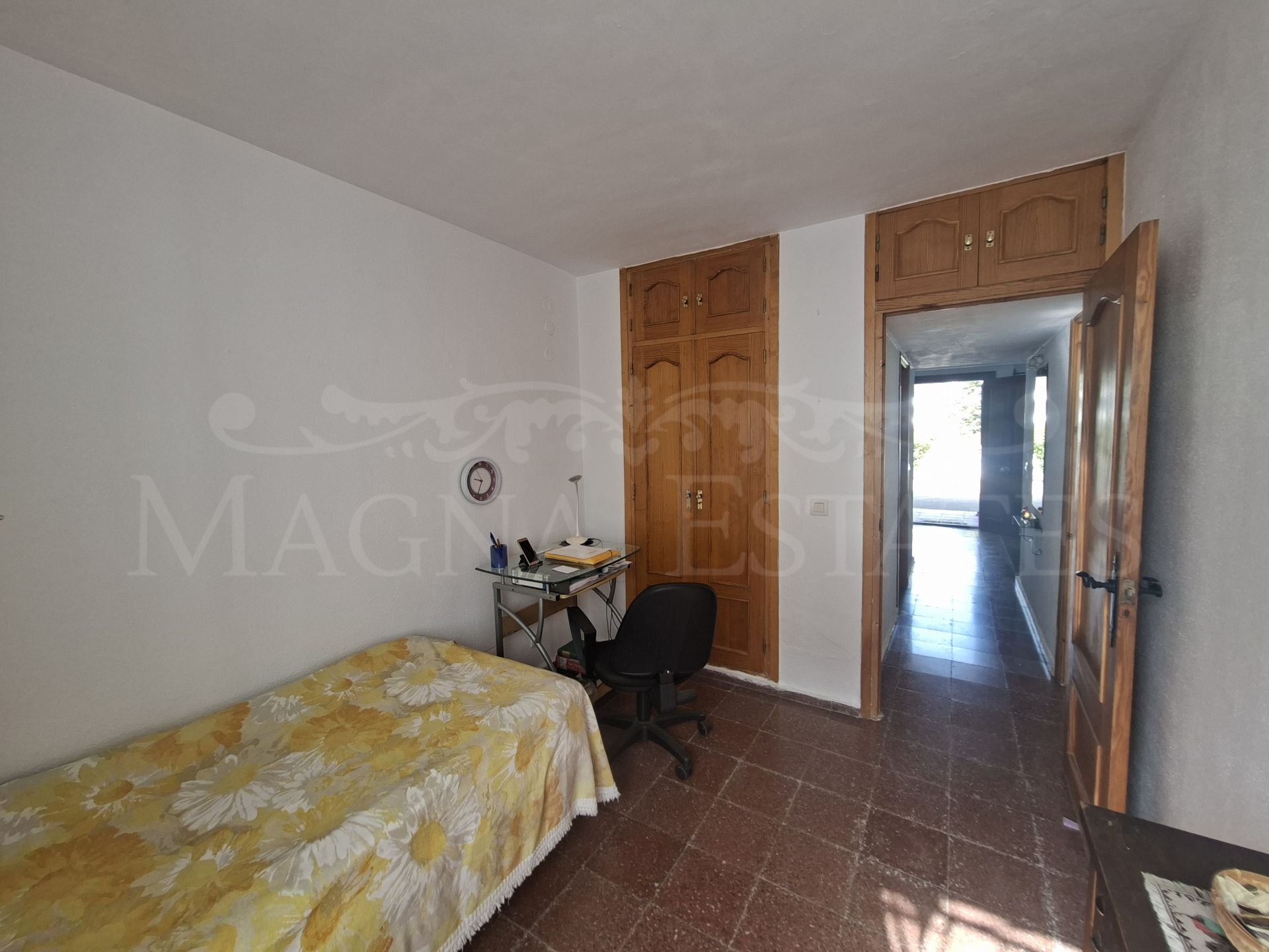 Charming 2-Bedroom Bungalow in Prime Walkable Location