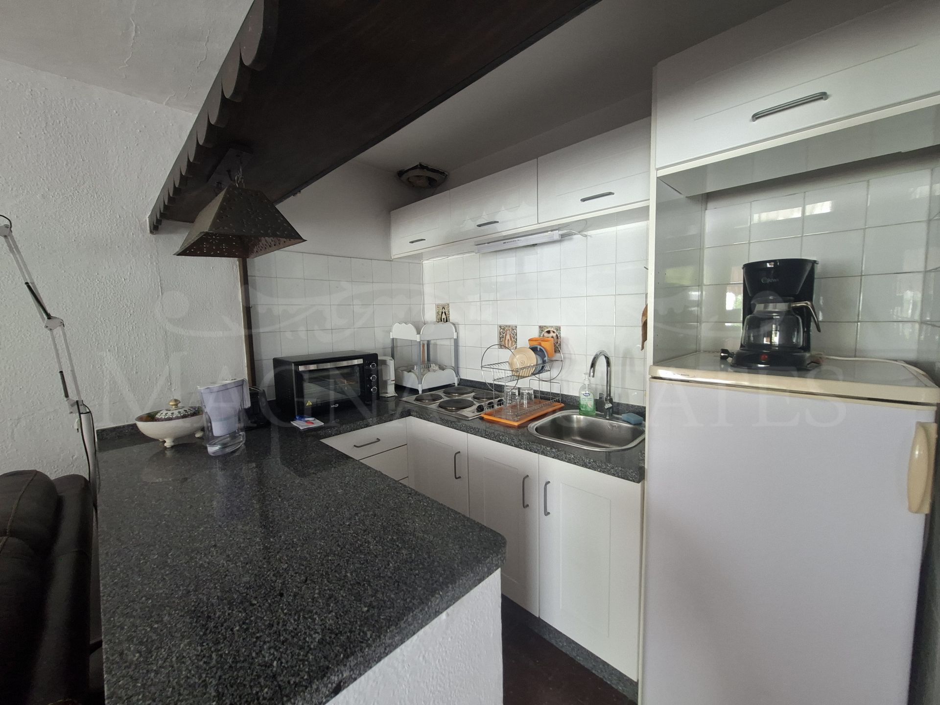 Charming 2-Bedroom Bungalow in Prime Walkable Location