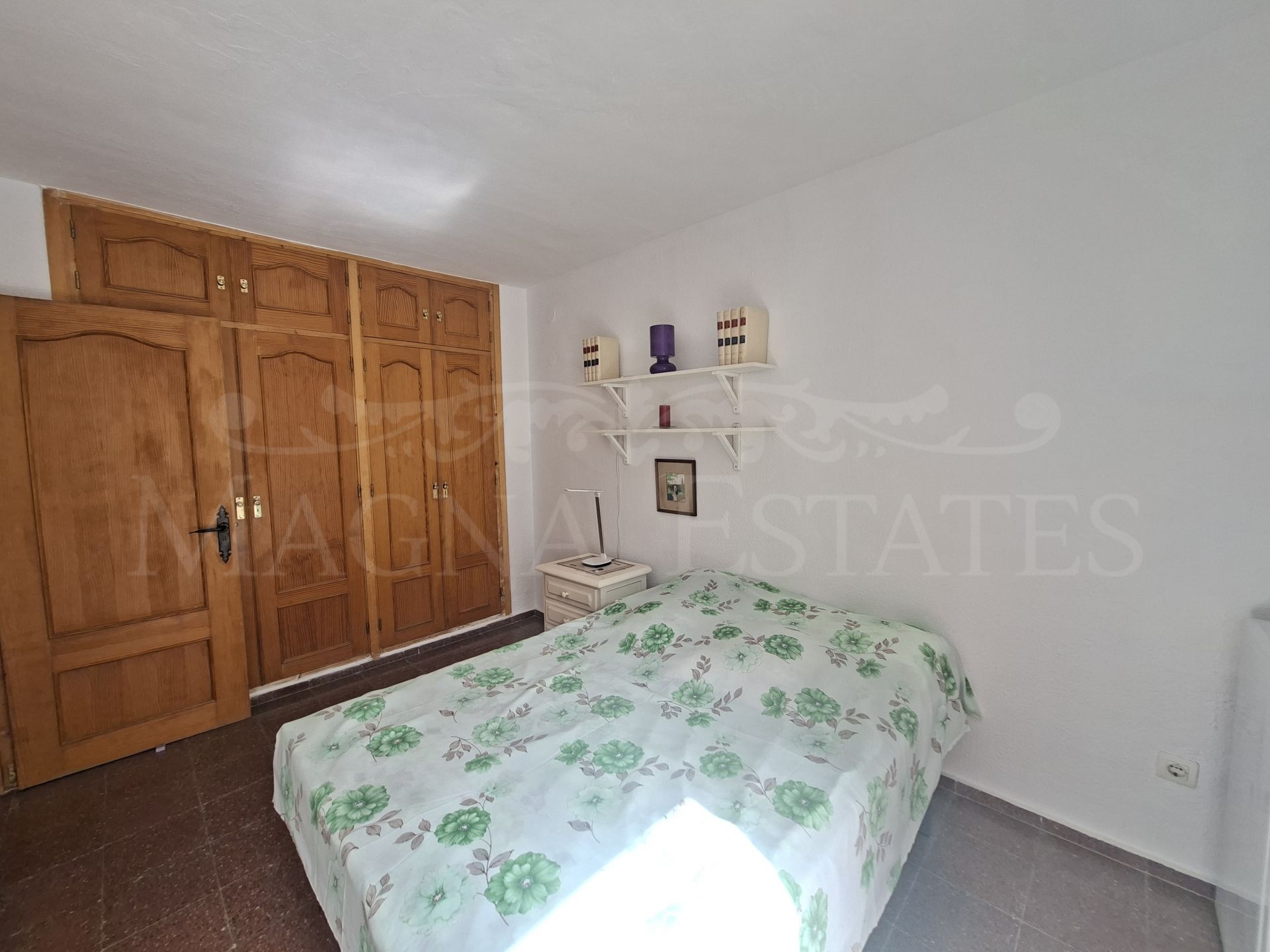 Charming 2-Bedroom Bungalow in Prime Walkable Location