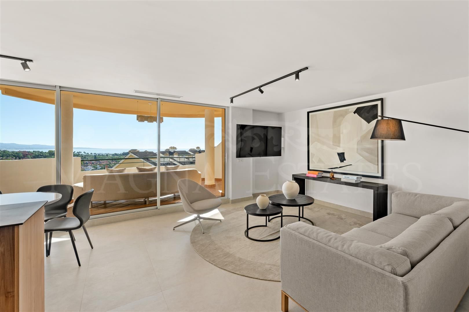 Spacious Duplex with Panoramic Views in Señorio de Aloha, Nueva Andalucia