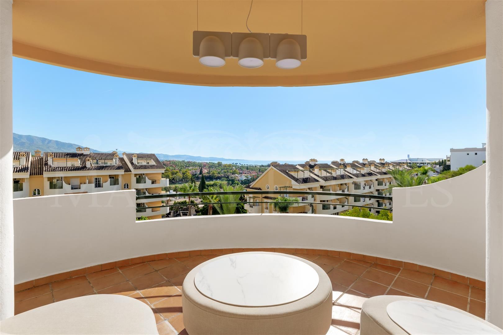 Spacious Duplex with Panoramic Views in Señorio de Aloha, Nueva Andalucia