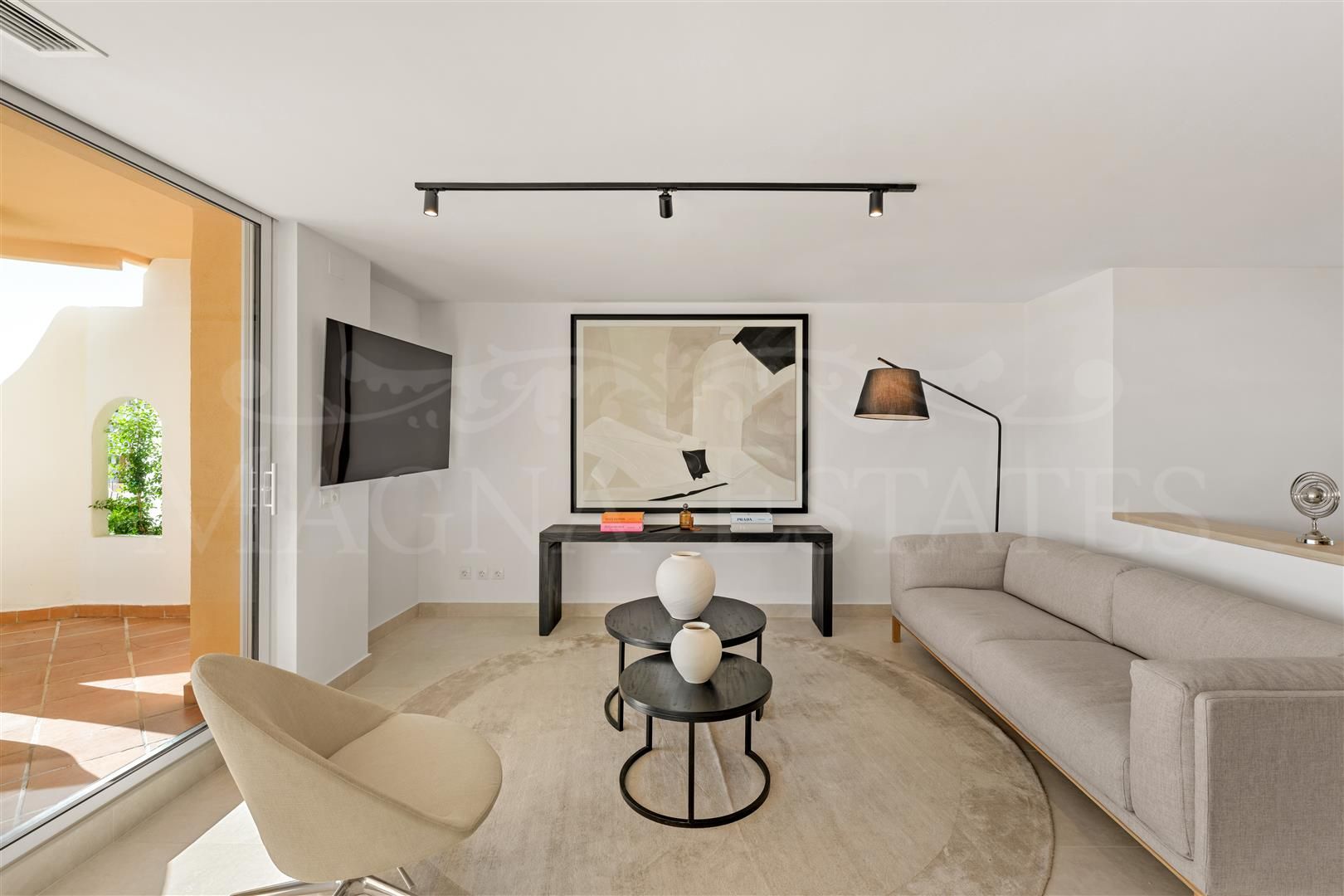 Spacious Duplex with Panoramic Views in Señorio de Aloha, Nueva Andalucia