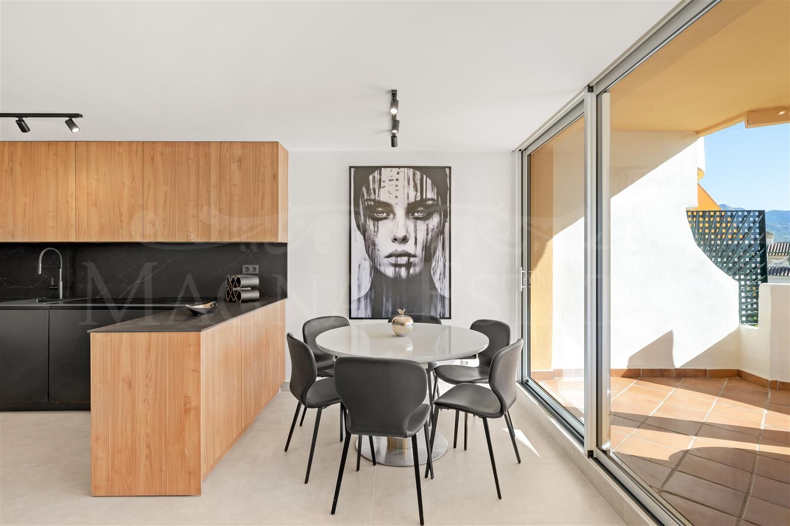 Spacious Duplex with Panoramic Views in Señorio de Aloha, Nueva Andalucia
