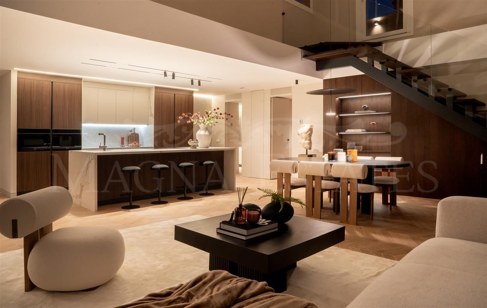 Duplex Penthouse with Panoramic Views in Magna Marbella, Nueva Andalucia