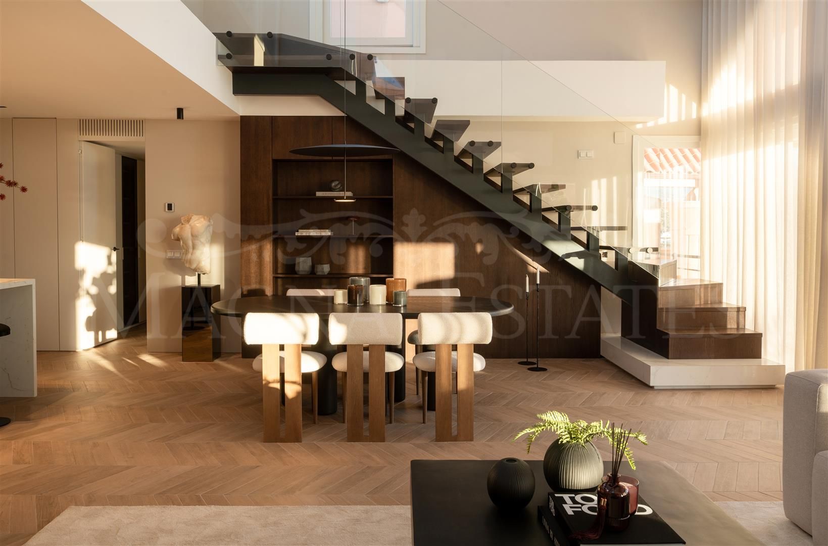 Duplex Penthouse with Panoramic Views in Magna Marbella, Nueva Andalucia