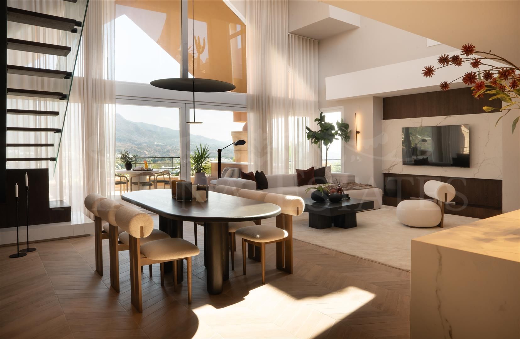 Duplex Penthouse with Panoramic Views in Magna Marbella, Nueva Andalucia