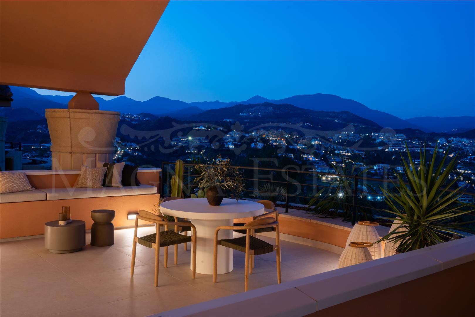 Duplex Penthouse with Panoramic Views in Magna Marbella, Nueva Andalucia