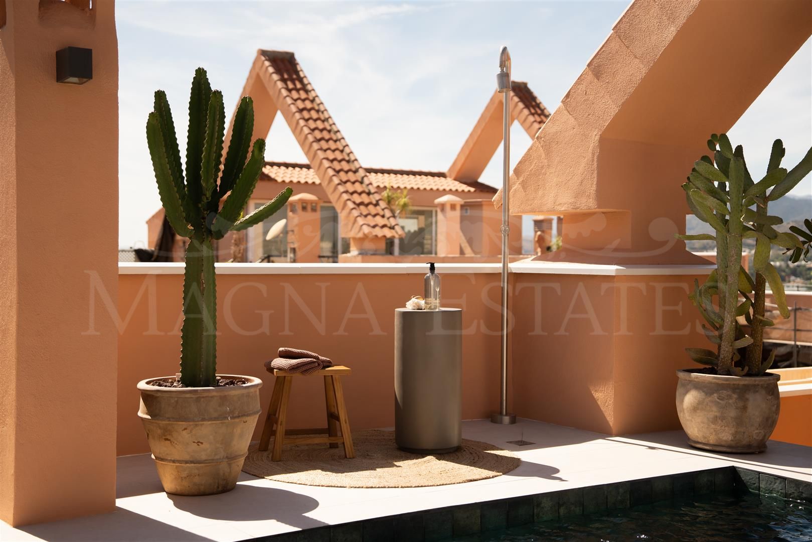 Duplex Penthouse with Panoramic Views in Magna Marbella, Nueva Andalucia