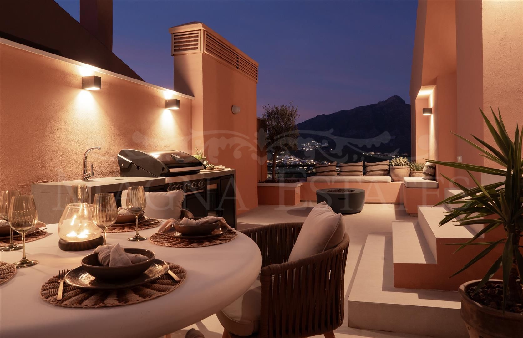 Duplex Penthouse with Panoramic Views in Magna Marbella, Nueva Andalucia