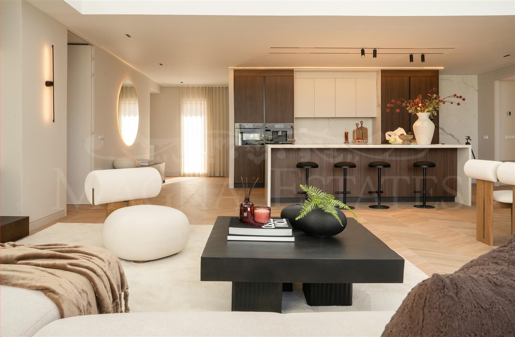 Duplex Penthouse with Panoramic Views in Magna Marbella, Nueva Andalucia