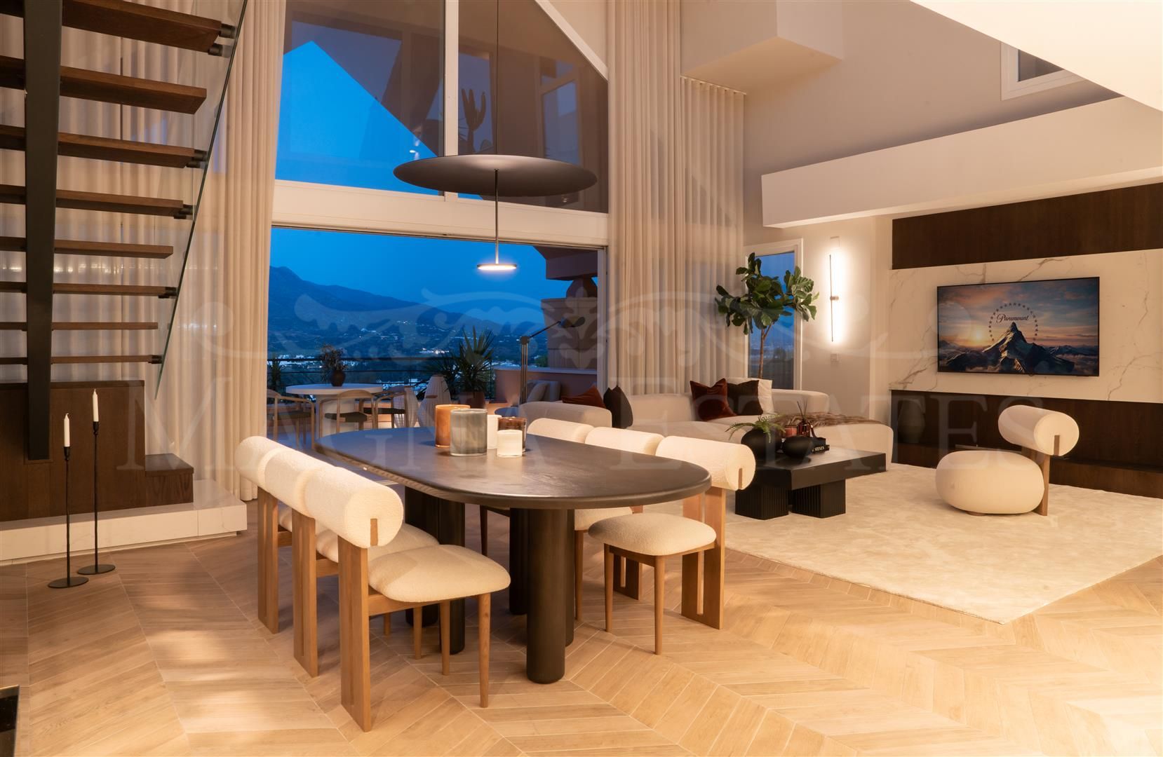Duplex Penthouse with Panoramic Views in Magna Marbella, Nueva Andalucia