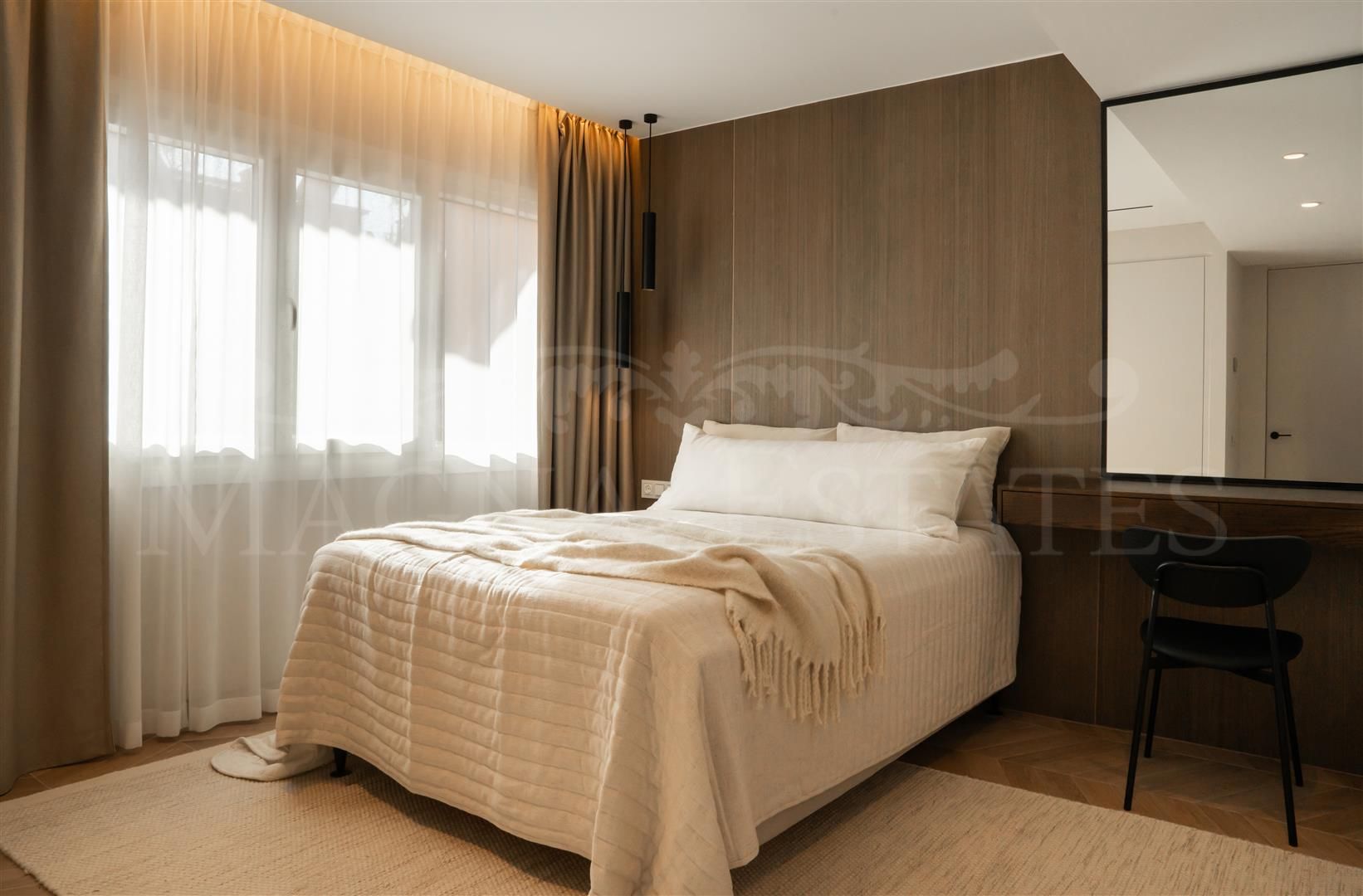 Duplex Penthouse with Panoramic Views in Magna Marbella, Nueva Andalucia