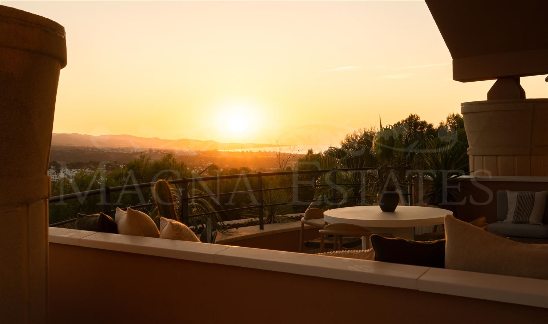 Duplex Penthouse with Panoramic Views in Magna Marbella, Nueva Andalucia
