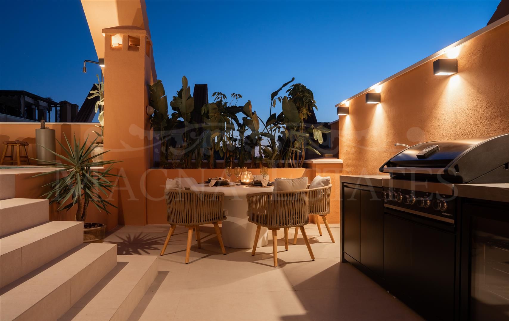 Duplex Penthouse with Panoramic Views in Magna Marbella, Nueva Andalucia