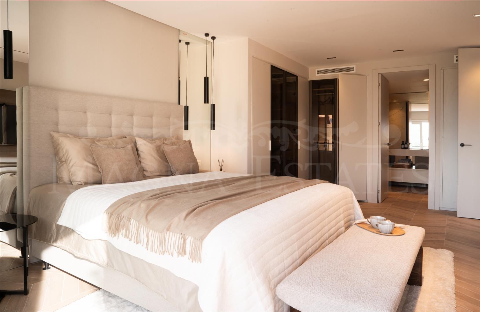 Duplex Penthouse with Panoramic Views in Magna Marbella, Nueva Andalucia